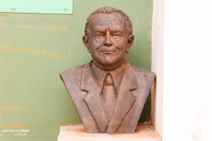 Busto Eduardo Meneghel