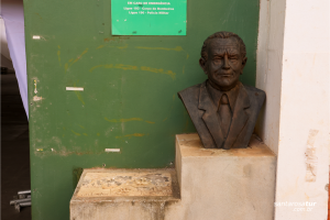 Busto Eduardo Meneghel